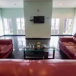 Oyo 1097 Appartel Cempaka