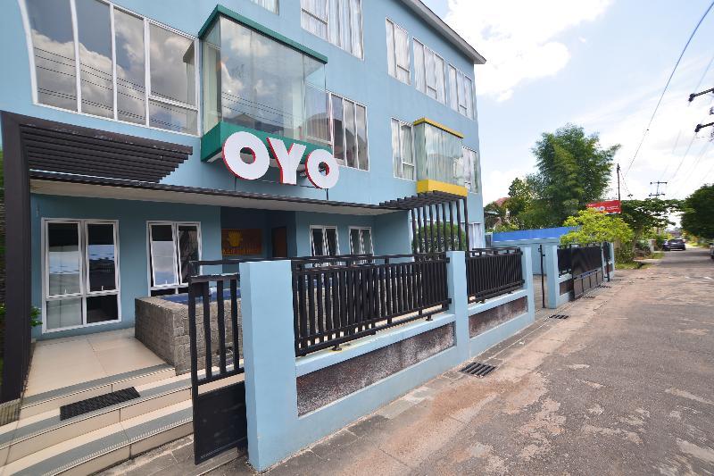Hotel Oyo 1097 Appartel Cempaka 2*